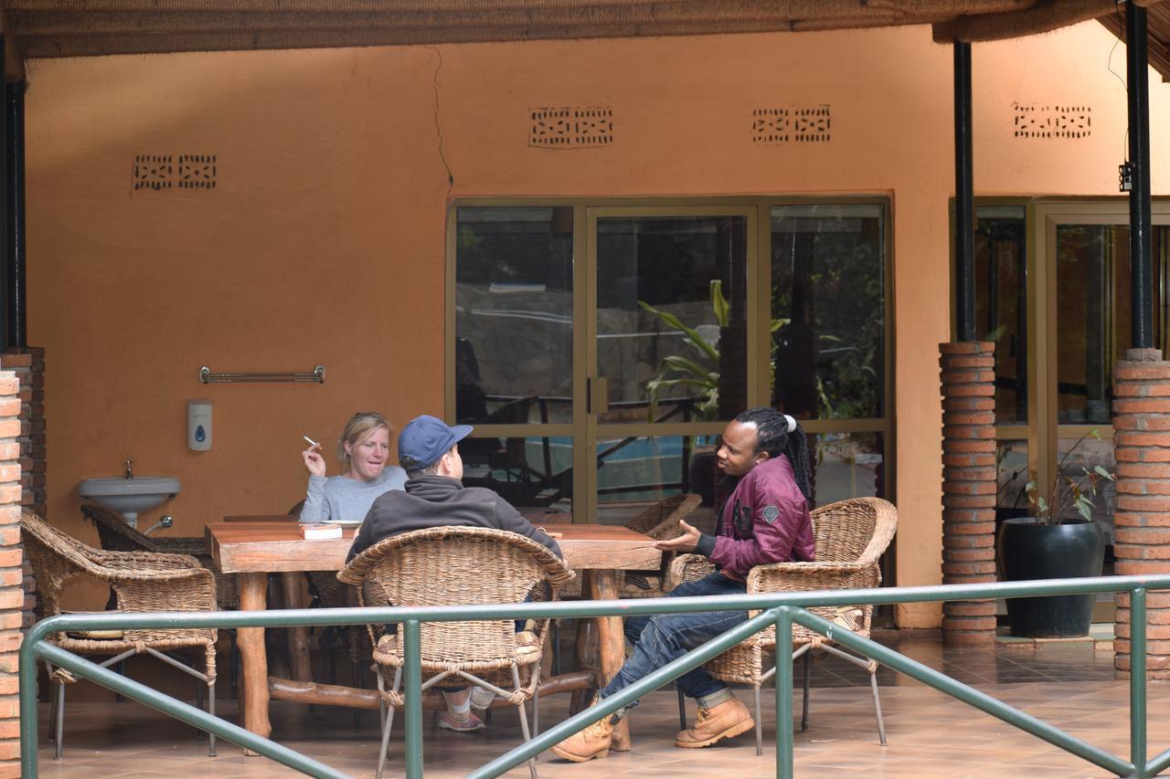 Ngorongoro Lodge คาราทู ภายนอก รูปภาพ