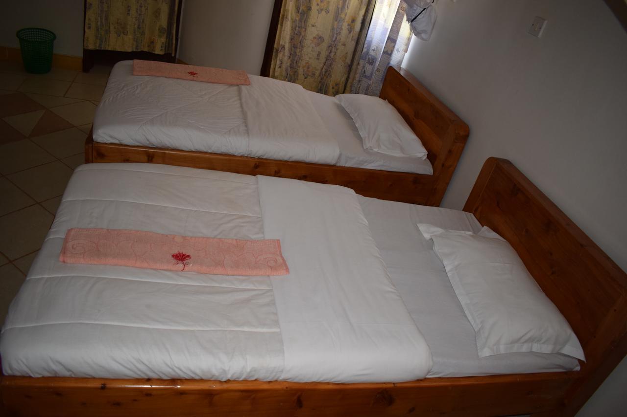 Ngorongoro Lodge คาราทู ภายนอก รูปภาพ