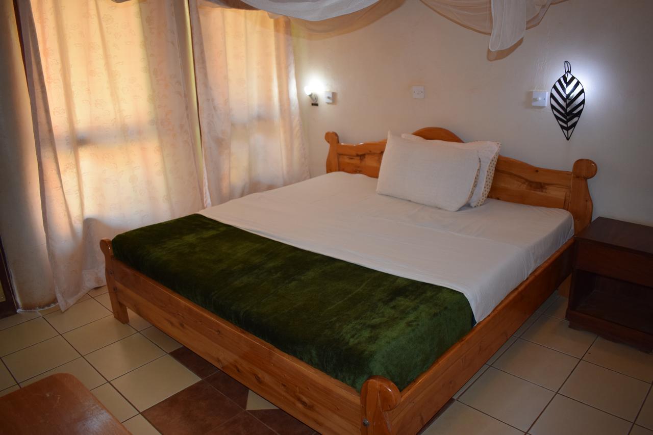 Ngorongoro Lodge คาราทู ภายนอก รูปภาพ