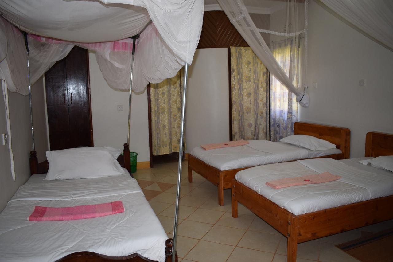 Ngorongoro Lodge คาราทู ภายนอก รูปภาพ