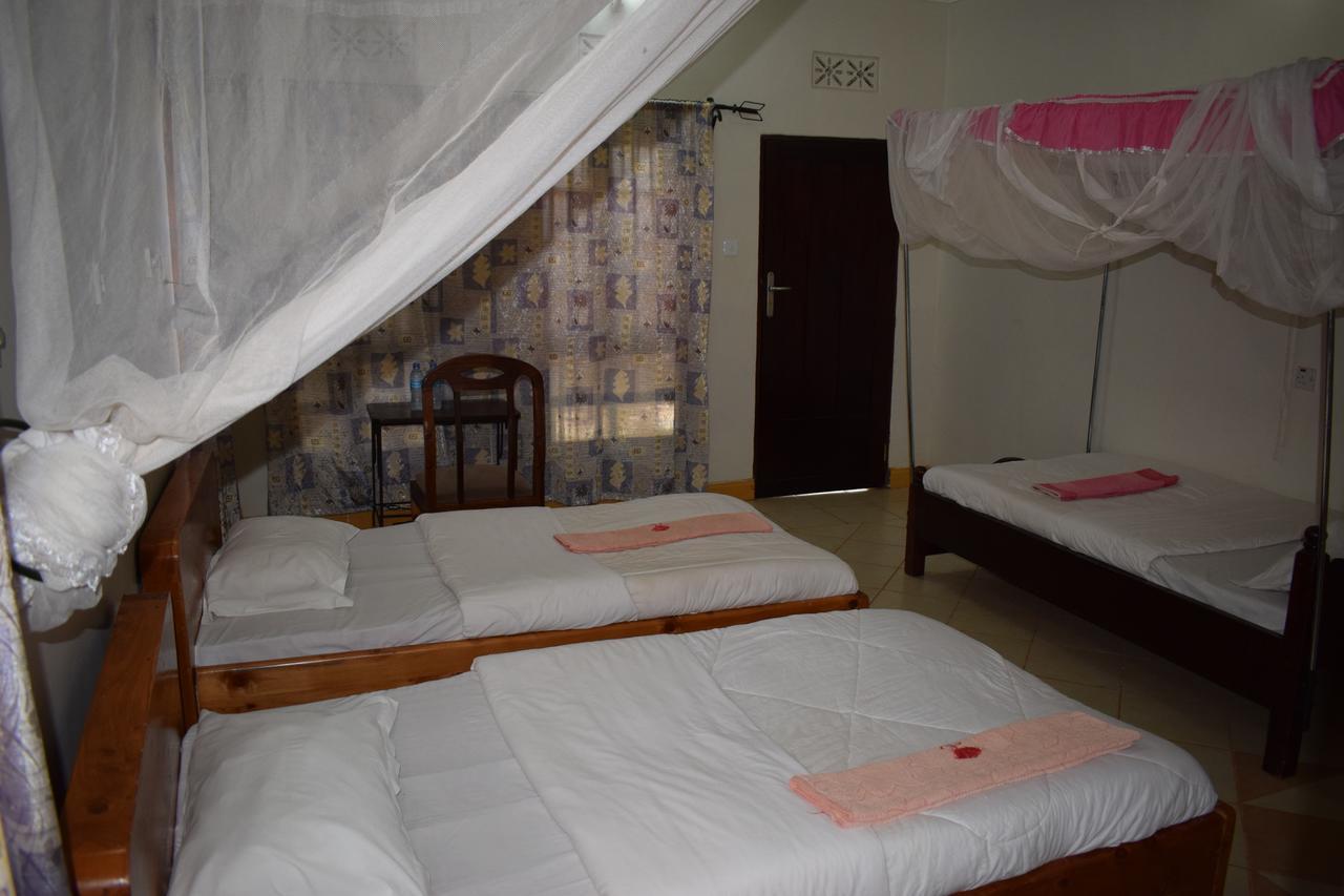 Ngorongoro Lodge คาราทู ภายนอก รูปภาพ