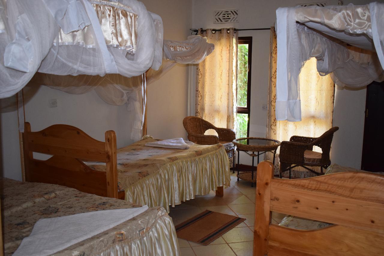 Ngorongoro Lodge คาราทู ภายนอก รูปภาพ