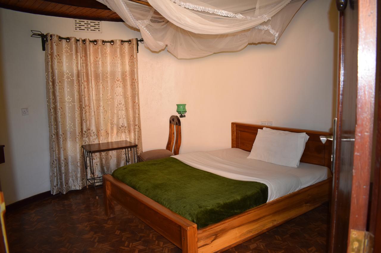 Ngorongoro Lodge คาราทู ภายนอก รูปภาพ