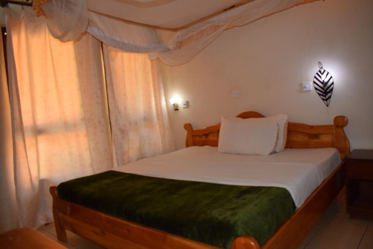 Ngorongoro Lodge คาราทู ภายนอก รูปภาพ