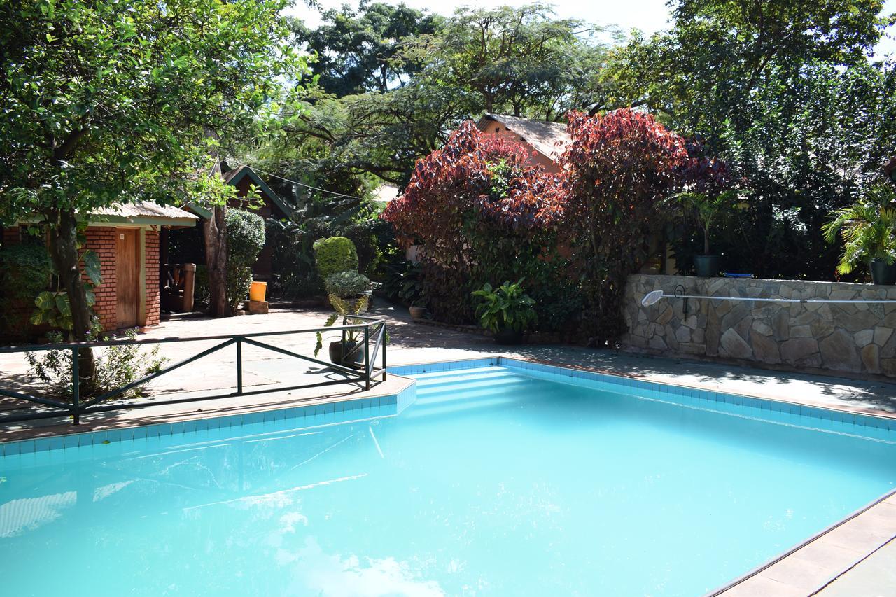 Ngorongoro Lodge คาราทู ภายนอก รูปภาพ