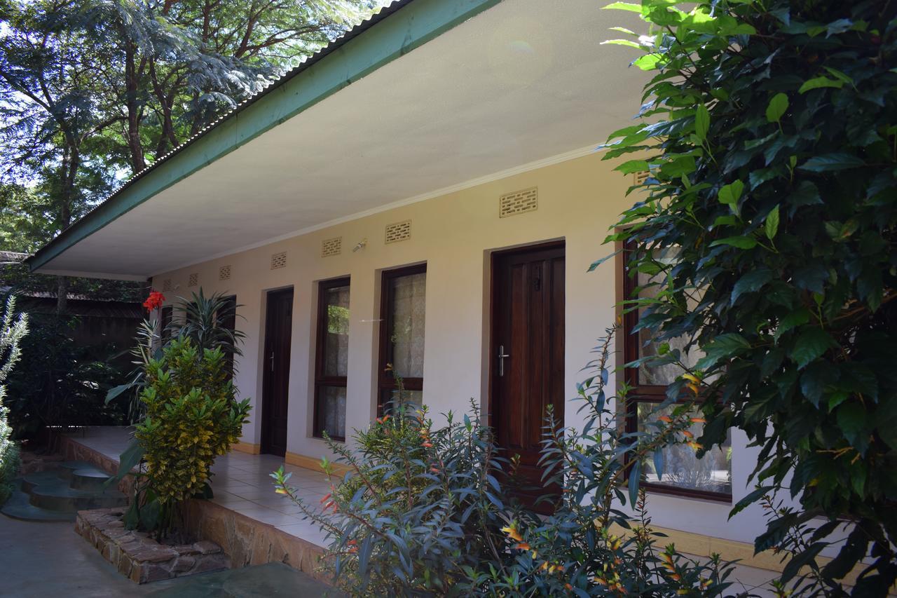 Ngorongoro Lodge คาราทู ภายนอก รูปภาพ