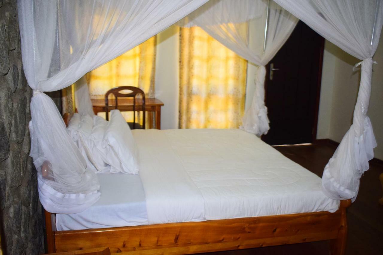 Ngorongoro Lodge คาราทู ภายนอก รูปภาพ