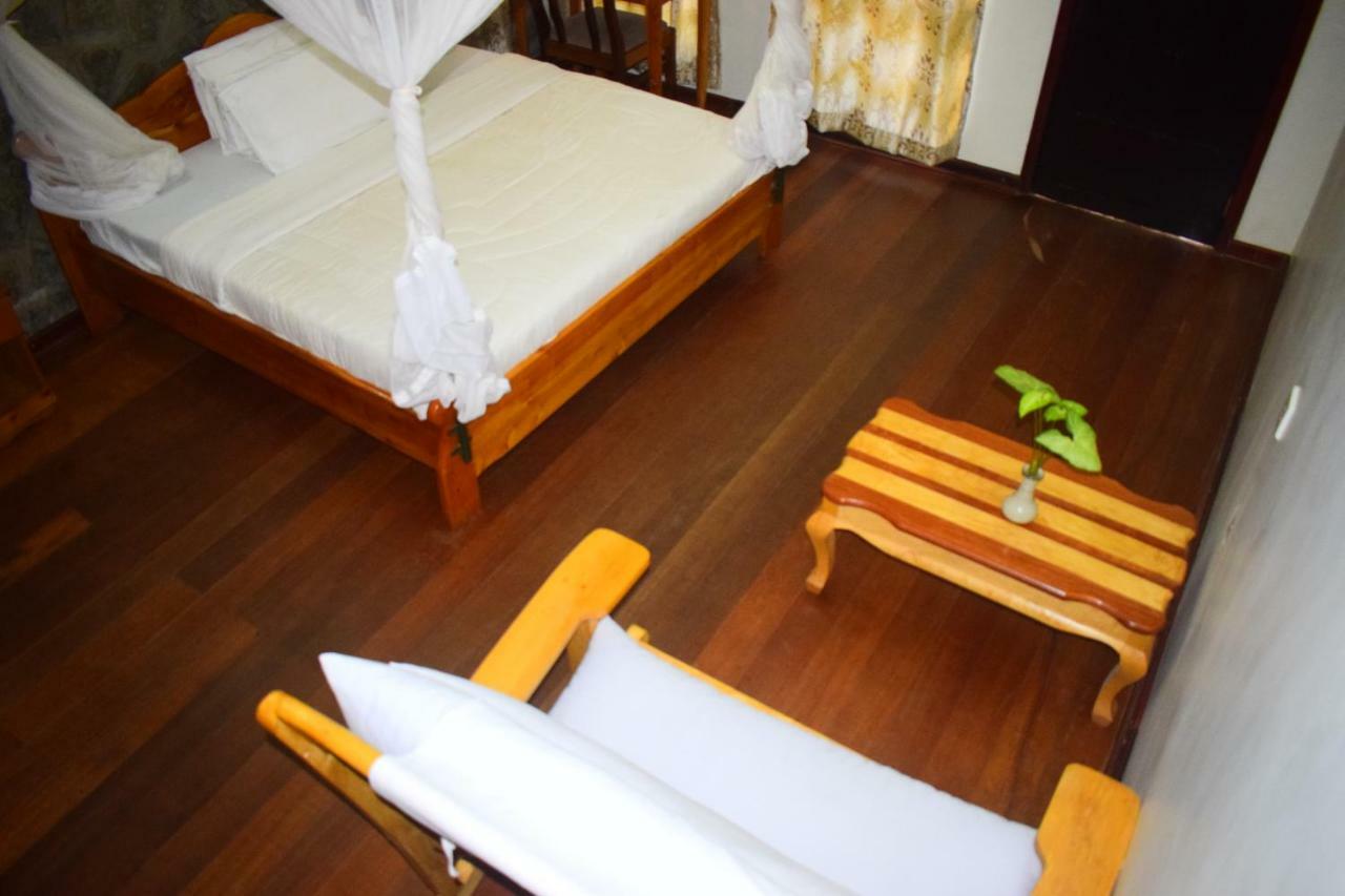 Ngorongoro Lodge คาราทู ภายนอก รูปภาพ