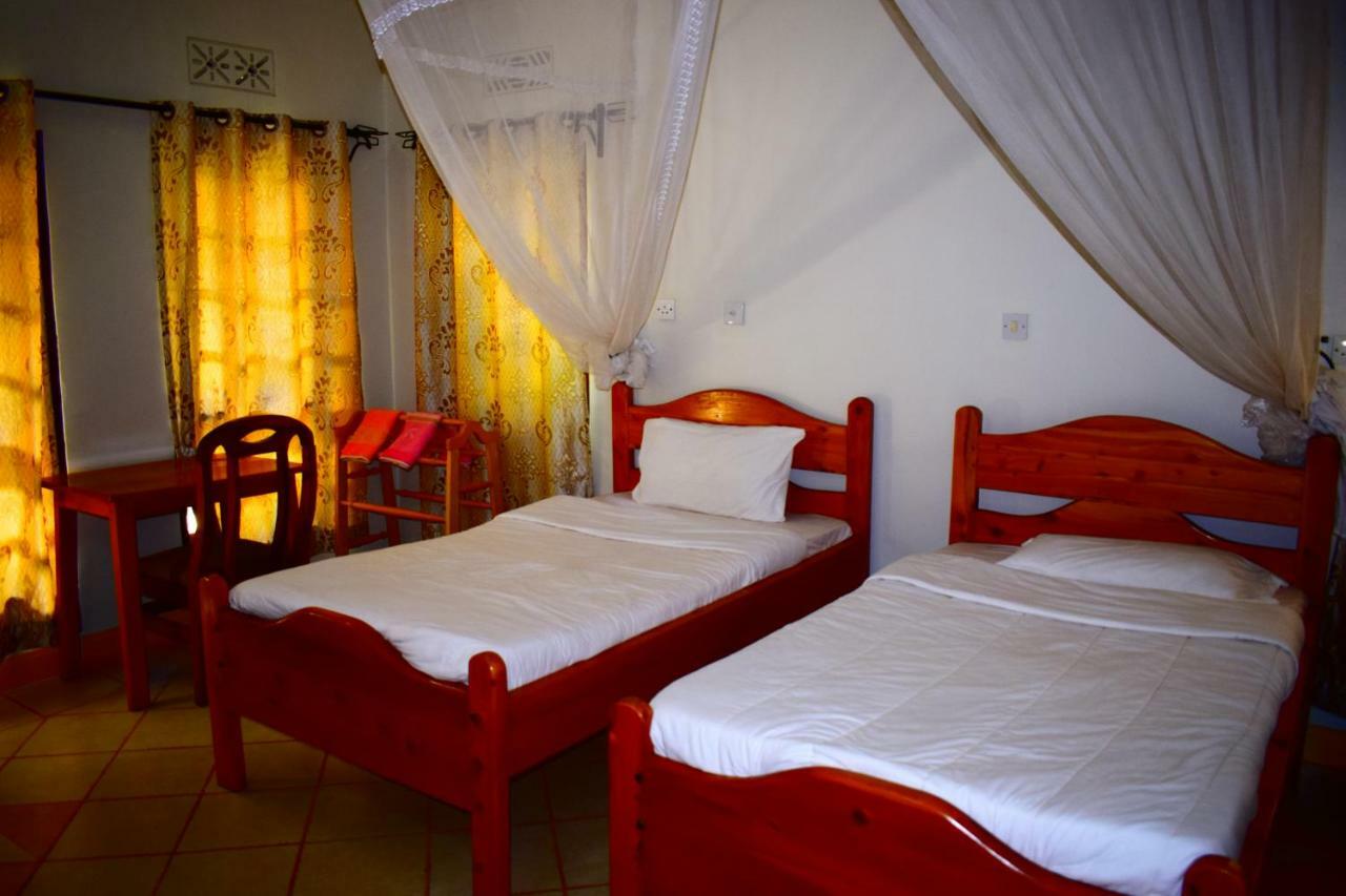 Ngorongoro Lodge คาราทู ภายนอก รูปภาพ