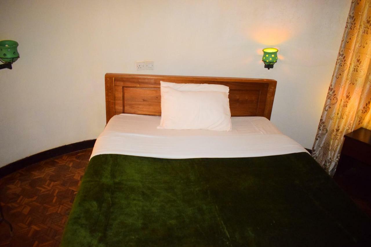 Ngorongoro Lodge คาราทู ภายนอก รูปภาพ