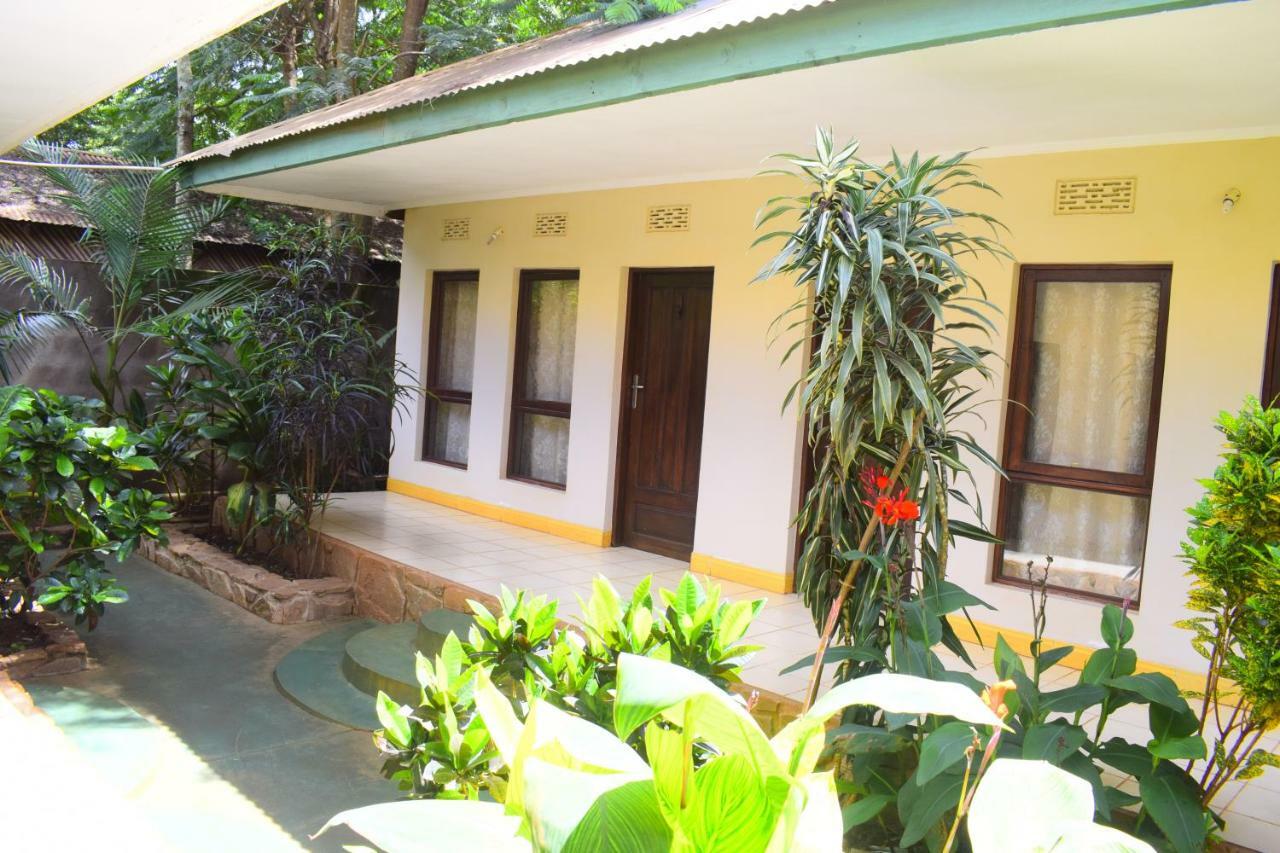 Ngorongoro Lodge คาราทู ภายนอก รูปภาพ