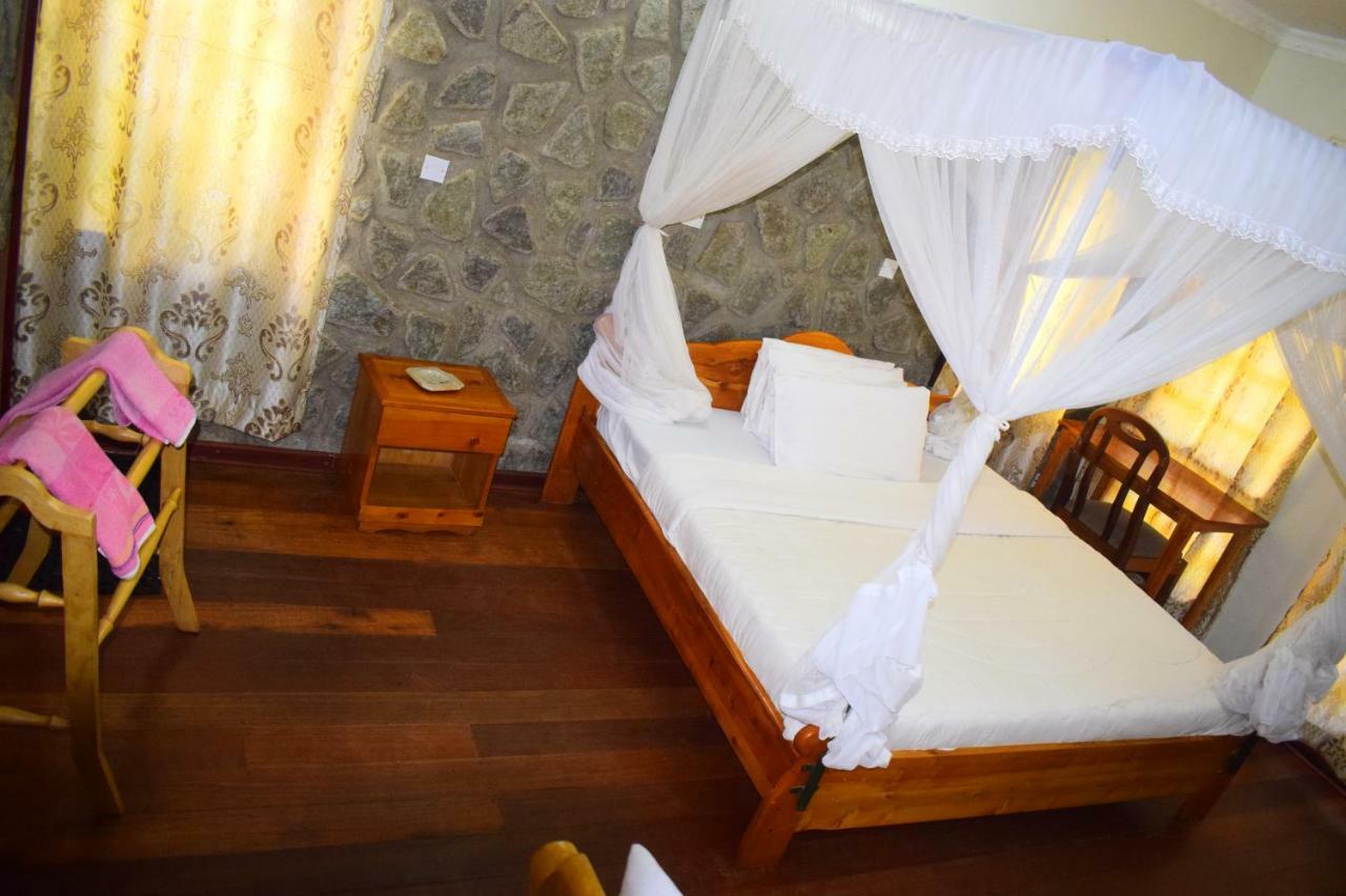 Ngorongoro Lodge คาราทู ภายนอก รูปภาพ