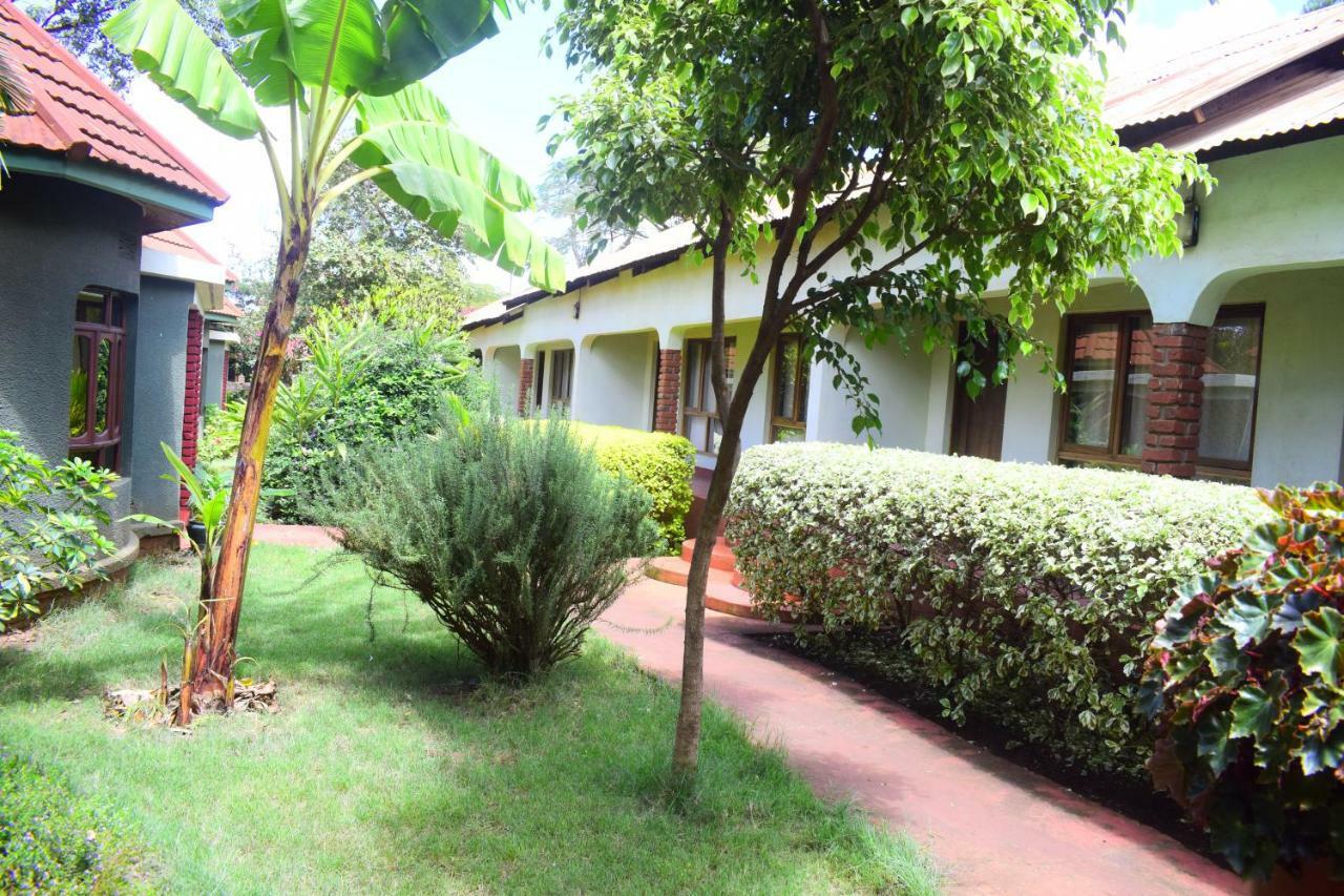 Ngorongoro Lodge คาราทู ภายนอก รูปภาพ