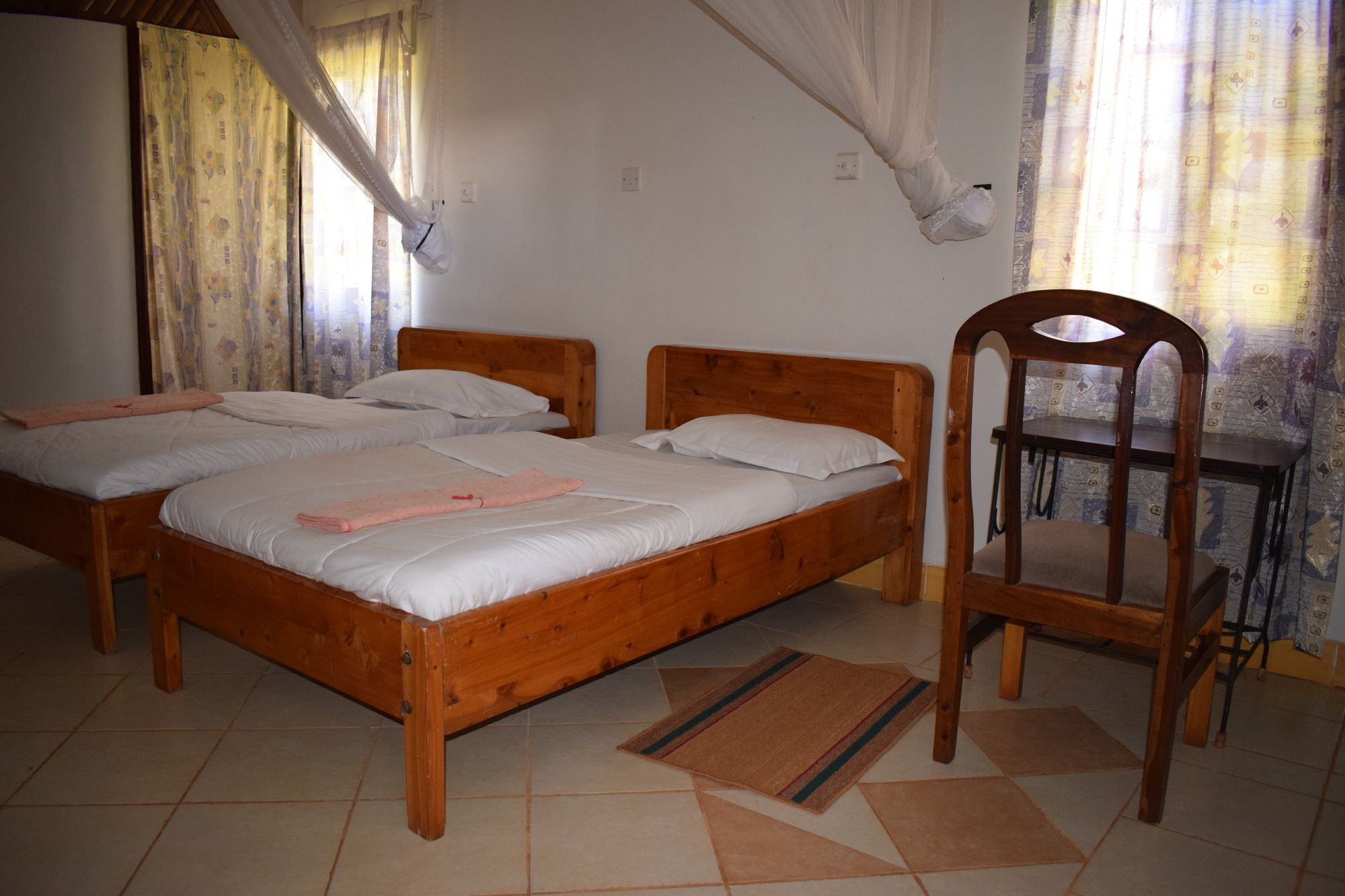 Ngorongoro Lodge คาราทู ภายนอก รูปภาพ